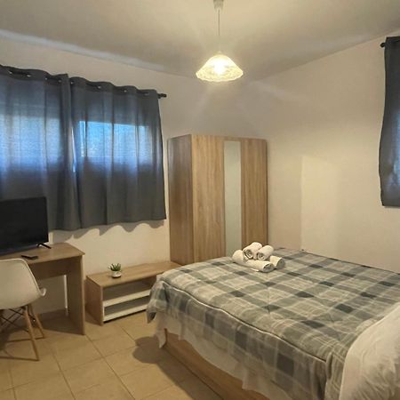 Апартаменты Semi-Basement 250M From Sea, Nea Chili Александроуполис Экстерьер фото